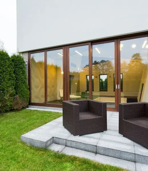 Sitzplatz mit Plattenbelag